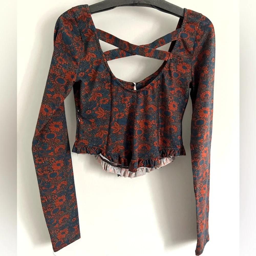 FREE PEOPLE Melanie Long Sleeve Floral Top - Size XS - Crisscross Back - NWT